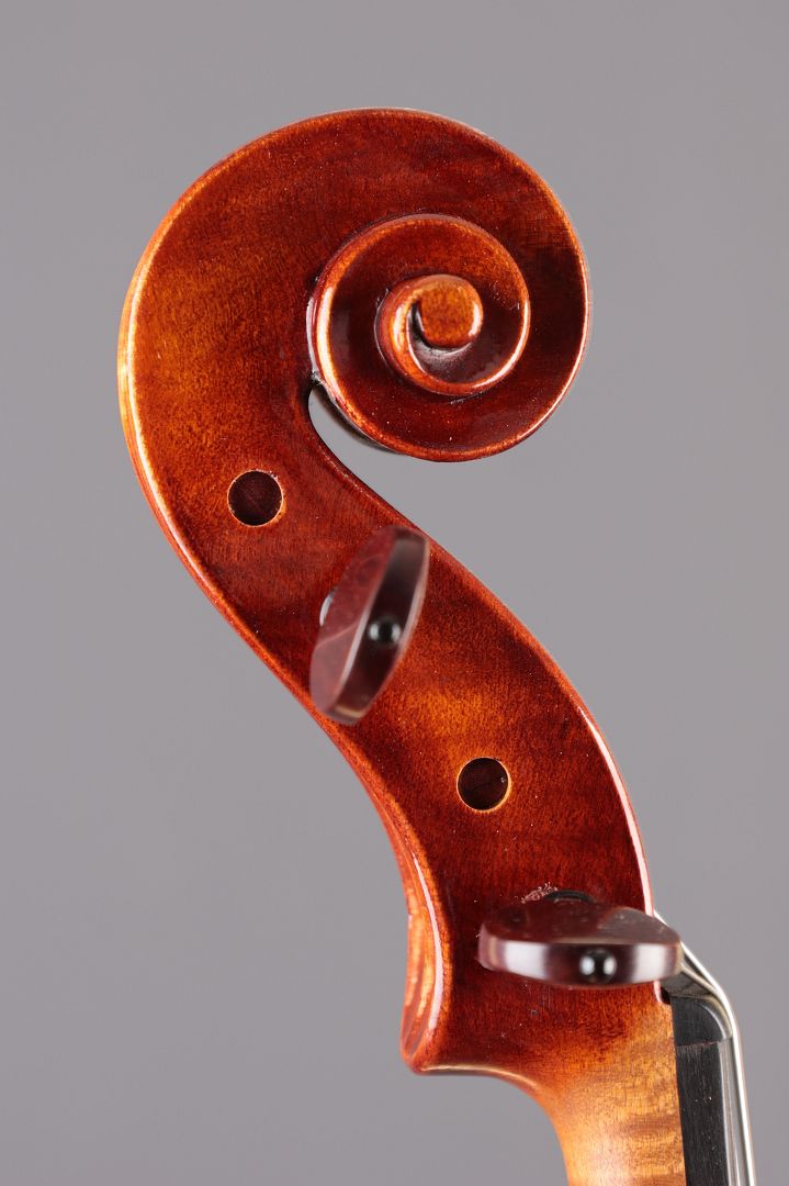 Leonhardt Rainer W. - Mittenwald Anno 2026 - die dunkle Liebe - 40,5 cm - B-144